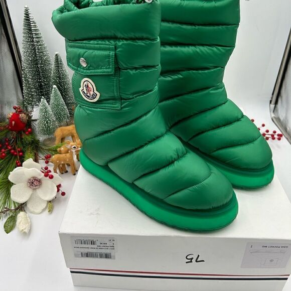 SOLD!!!!!!!   Women’s Moncler Gaia pocket snow boots size 41 - Picture 2 of 12